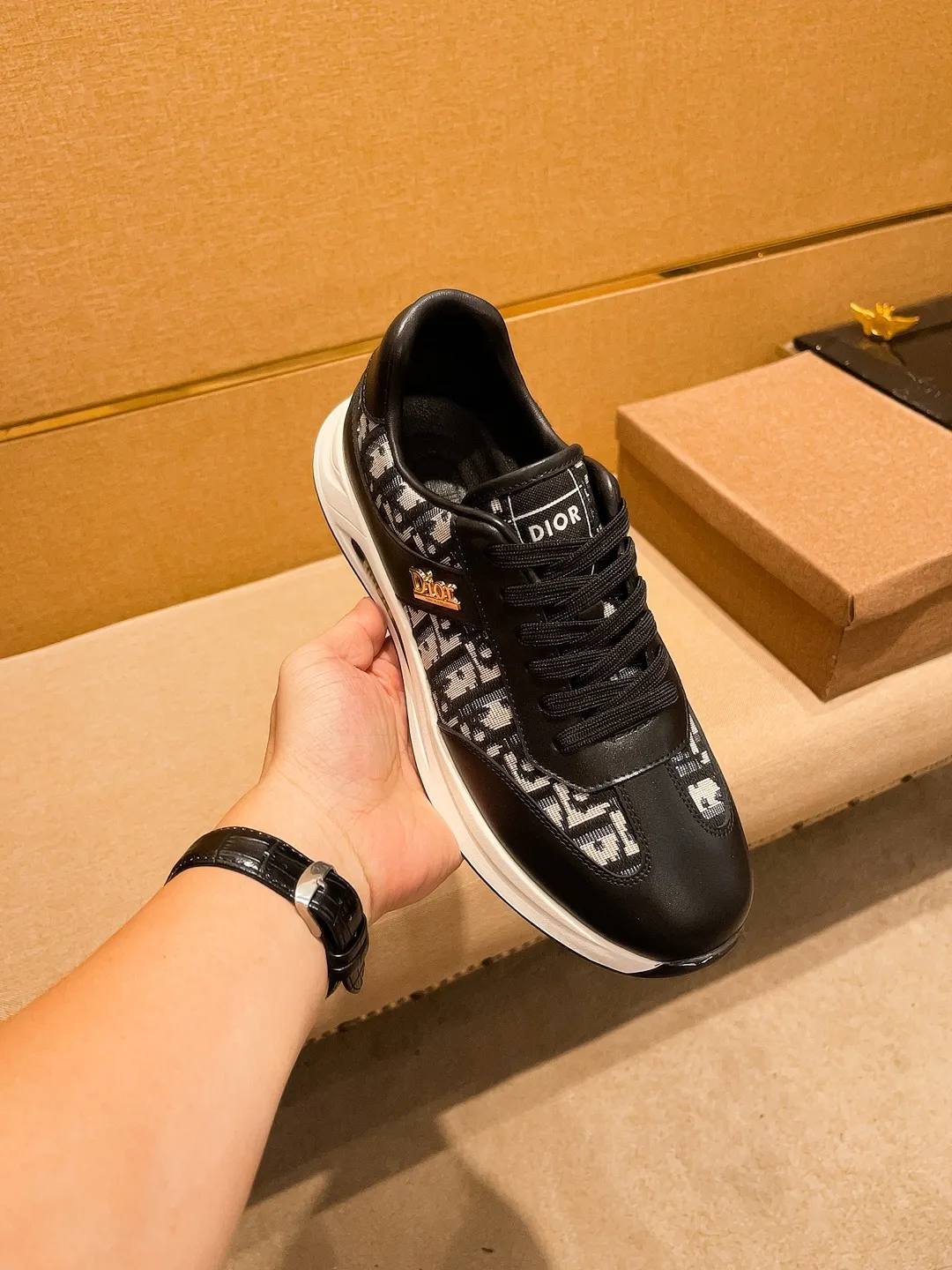 Men's shoes 💰 420💰🔥【Dior】🔥High-end brand of men's shoes official website 1:1 latest masterpiece: the upper is made of Italian imported first-layer cowhide with technical cloth fabric, the original comfortable and breathable lining ➕the original non-slip and wear-resistant outsole🔥, making walking more convenient and comfortable! An exclusive new model, a stunning work, a beautiful 1:1 replica [color] compared to the official quality! Create a fashionable personality to set off your uniqueness! A must-have for trendy men! Classic🔥Size: 38-44 Color: 🔥 2⃣️colors available🔥